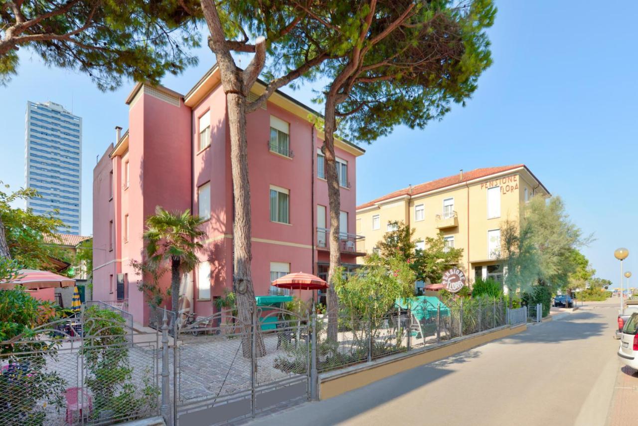 Hotel Flora Capri Cesena Bagian luar foto
