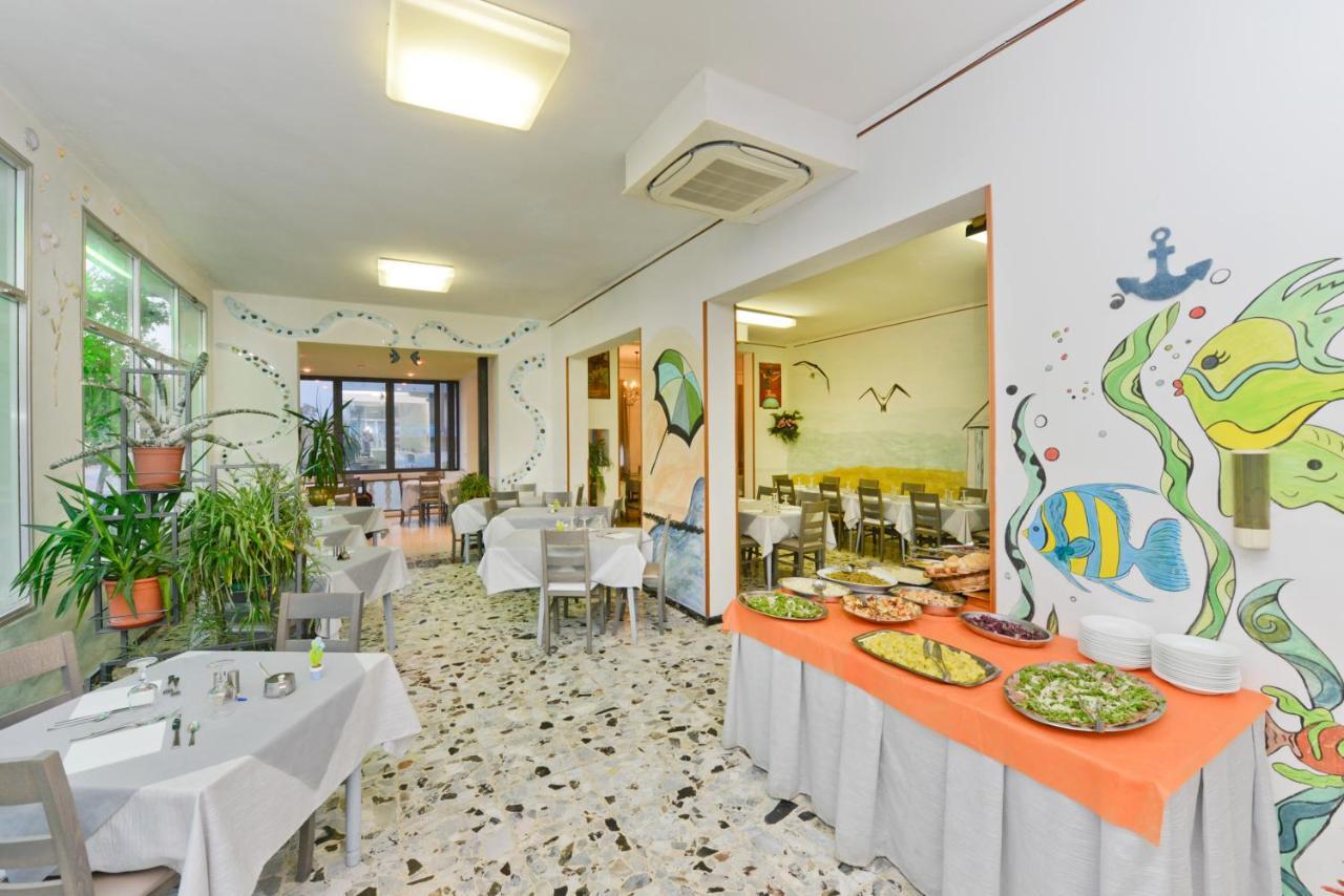 Hotel Flora Capri Cesena Bagian luar foto